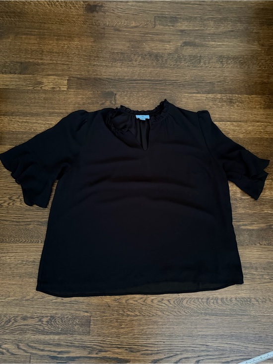 CeCe Tops - CeCe Black Ruffle Neck Short Sleeve Blouse